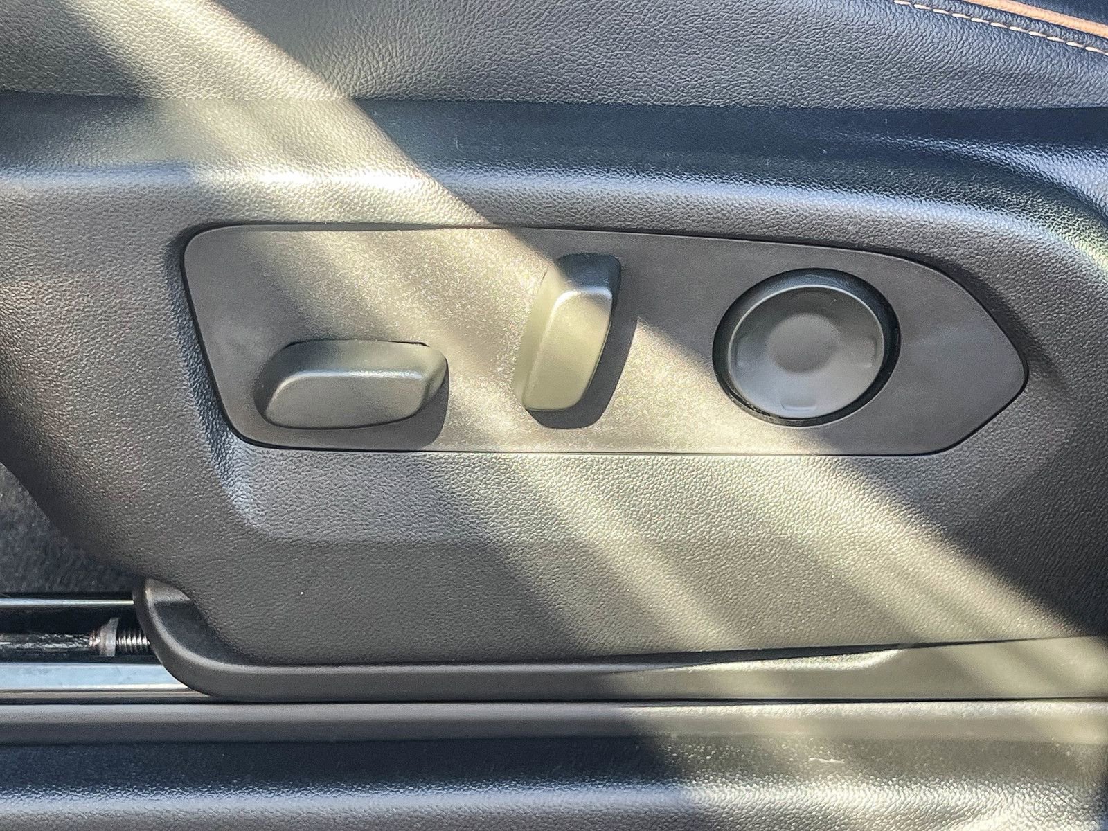 Used 2023 GMC Yukon XL AT4 w/ AT4 Premium Plus Package image 20