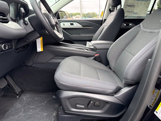 New 2026 Ford Explorer Active RWD image 27