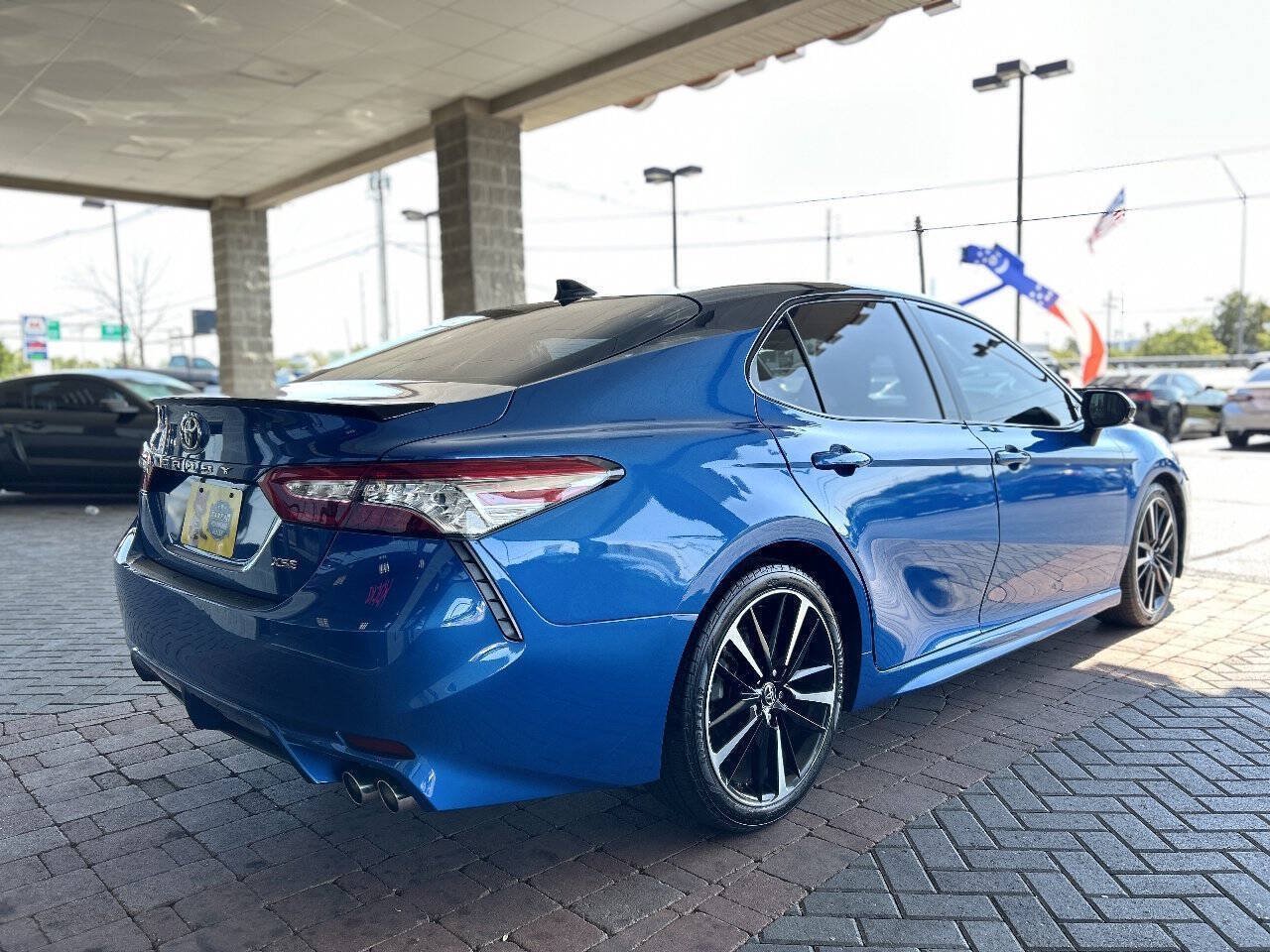 Used 2019 Toyota Camry XSE w/ Navigation Package FWD image 12