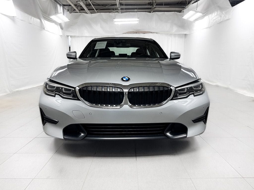 Used 2019 BMW 330i xDrive Sedan w/ Convenience Package AWD/4WD image 2