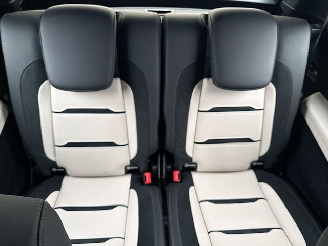 Used 2025 Mercedes-Benz GLS 63 AMG 4MATIC image 16