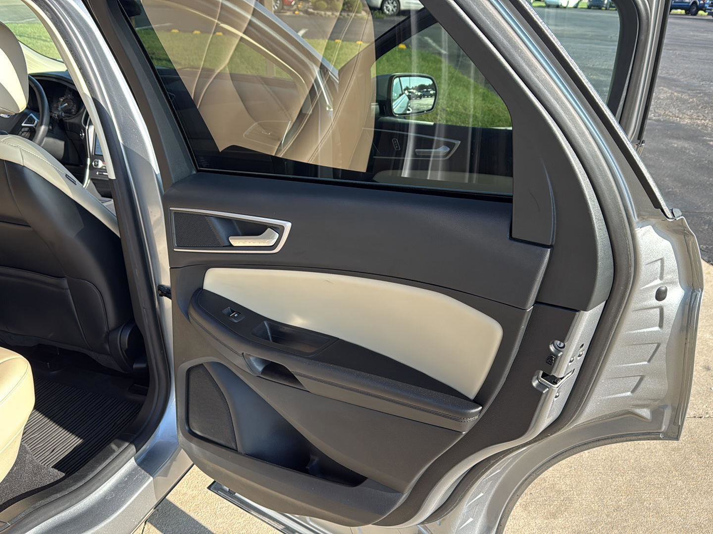 Used 2024 Ford Edge SEL w/ Convenience Package image 30