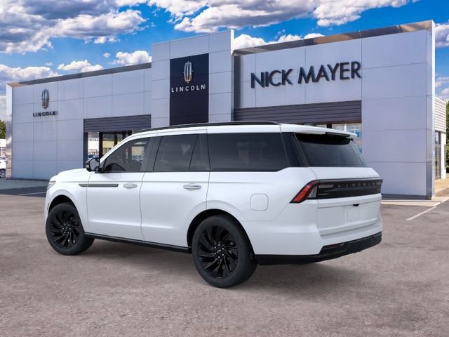 New 2026 Lincoln Navigator Reserve w/ Jet Appearance Package AWD/4WD image 4
