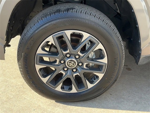 Used 2022 Toyota Tundra Limited image 9