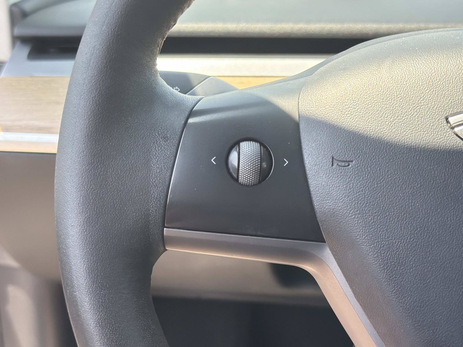 Used 2022 Tesla Model 3 Long Range AWD/4WD image 9