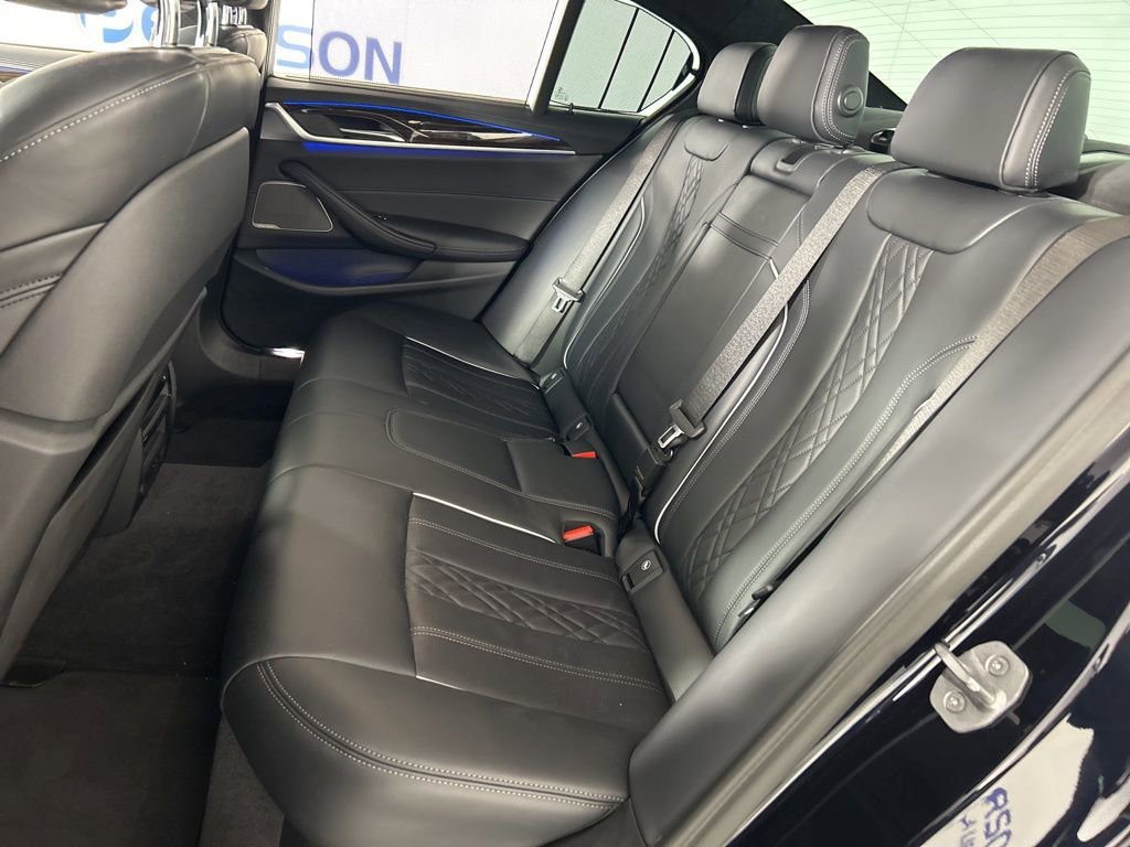 Used 2022 BMW M550i xDrive image 50