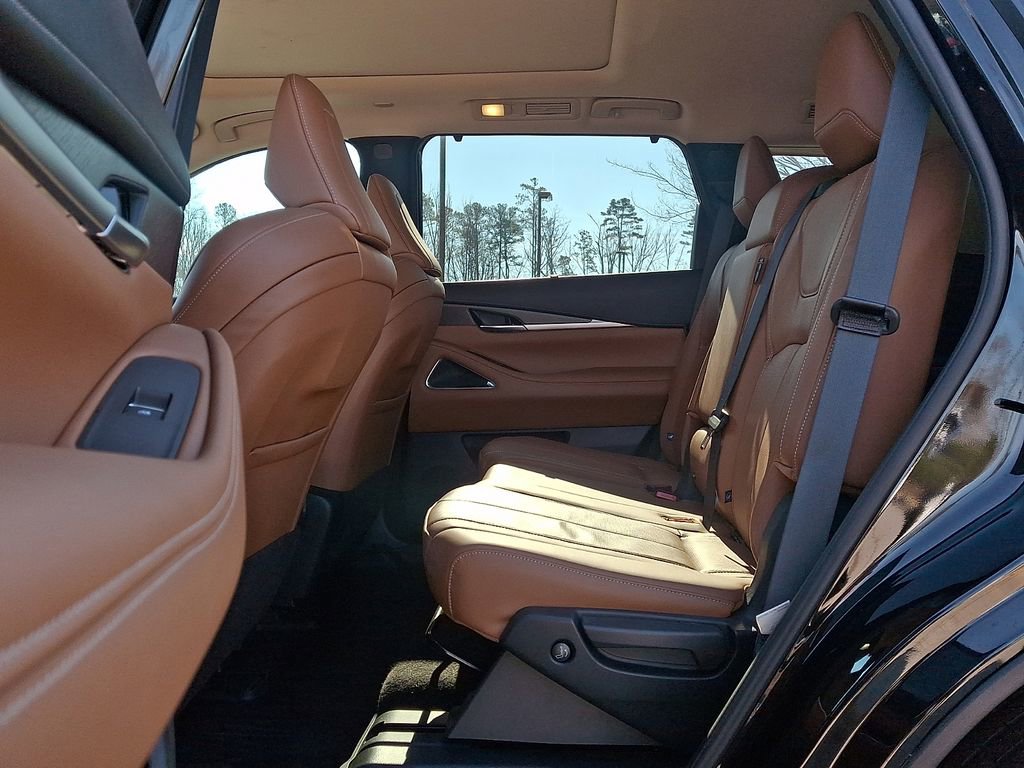 Used 2025 INFINITI QX60 Sensory w/ Vision Package image 10