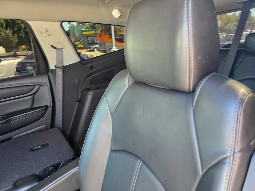 Used 2014 Chevrolet Traverse LT w/ LPO, 'HIT The Road' Package AWD/4WD image 16