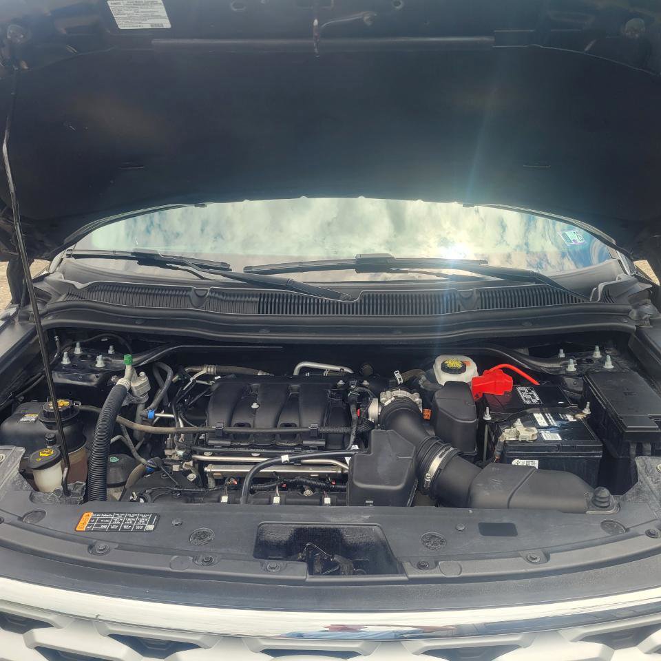 Used 2019 Ford Explorer XLT w/ Equipment Group 202A AWD/4WD image 42