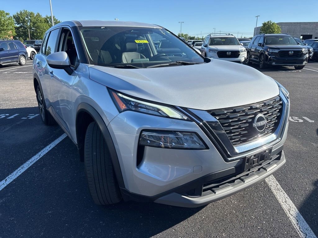 Used 2023 Nissan Rogue SV AWD/4WD image 12