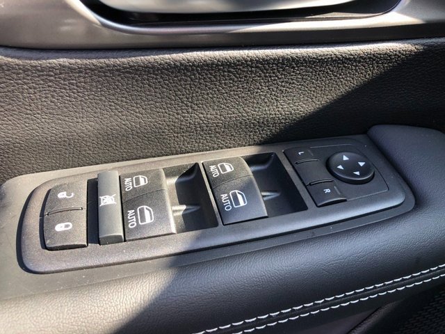 New 2026 Chrysler Pacifica Select image 11