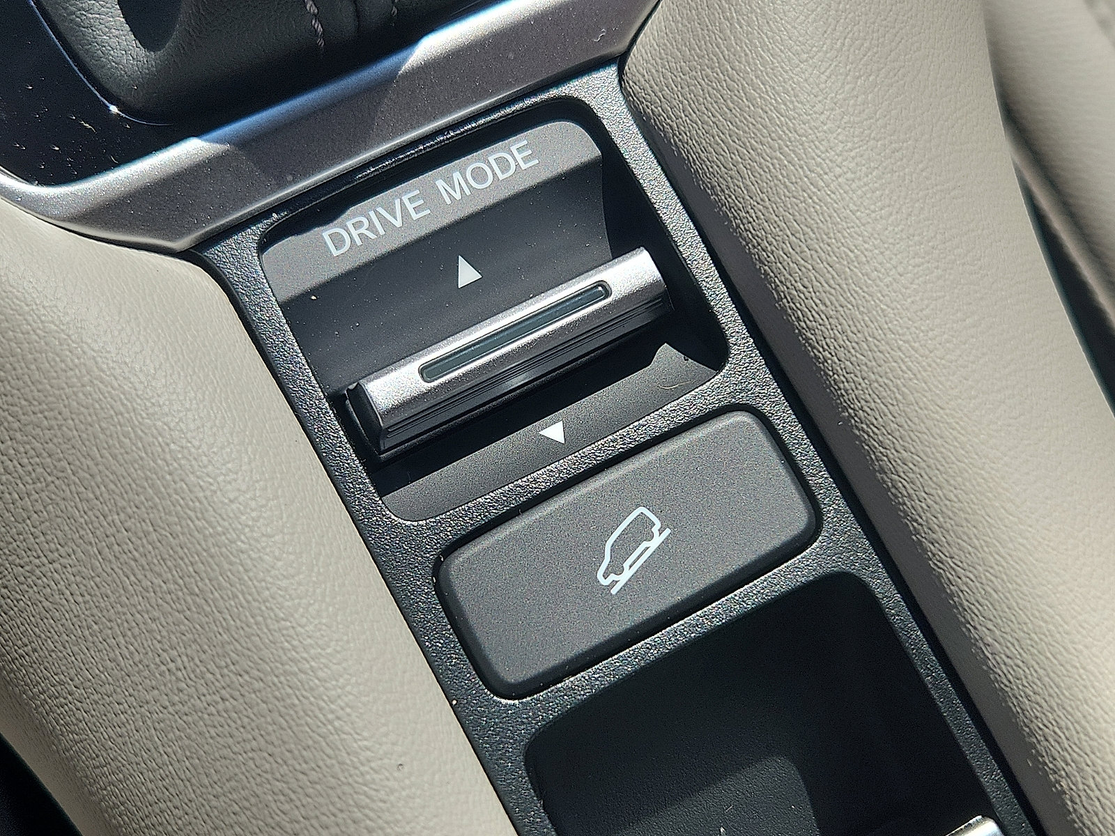 New 2026 Honda HR-V EX-L image 16