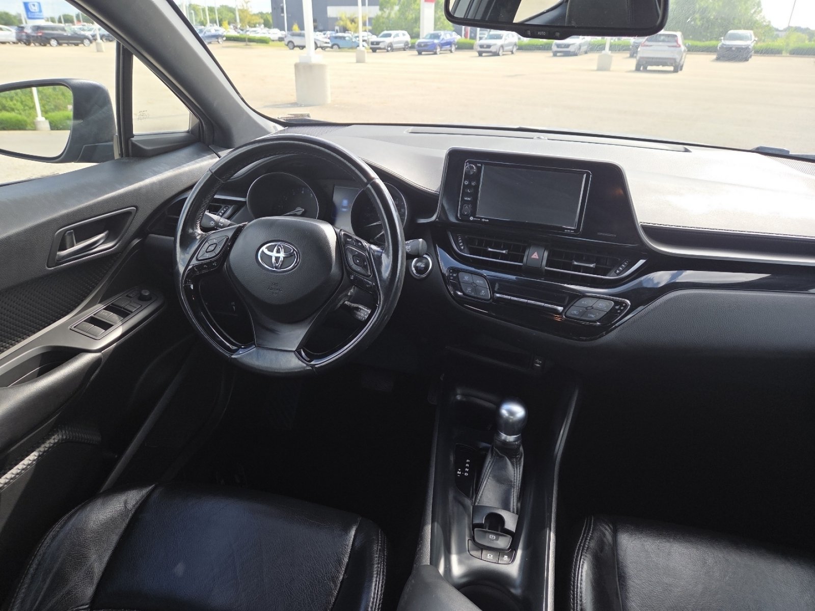 Used 2018 Toyota C-HR XLE FWD image 21