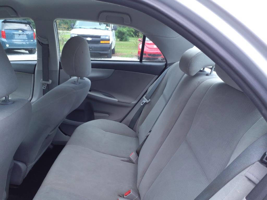 Used 2013 Toyota Corolla LE Special Edition FWD image 7