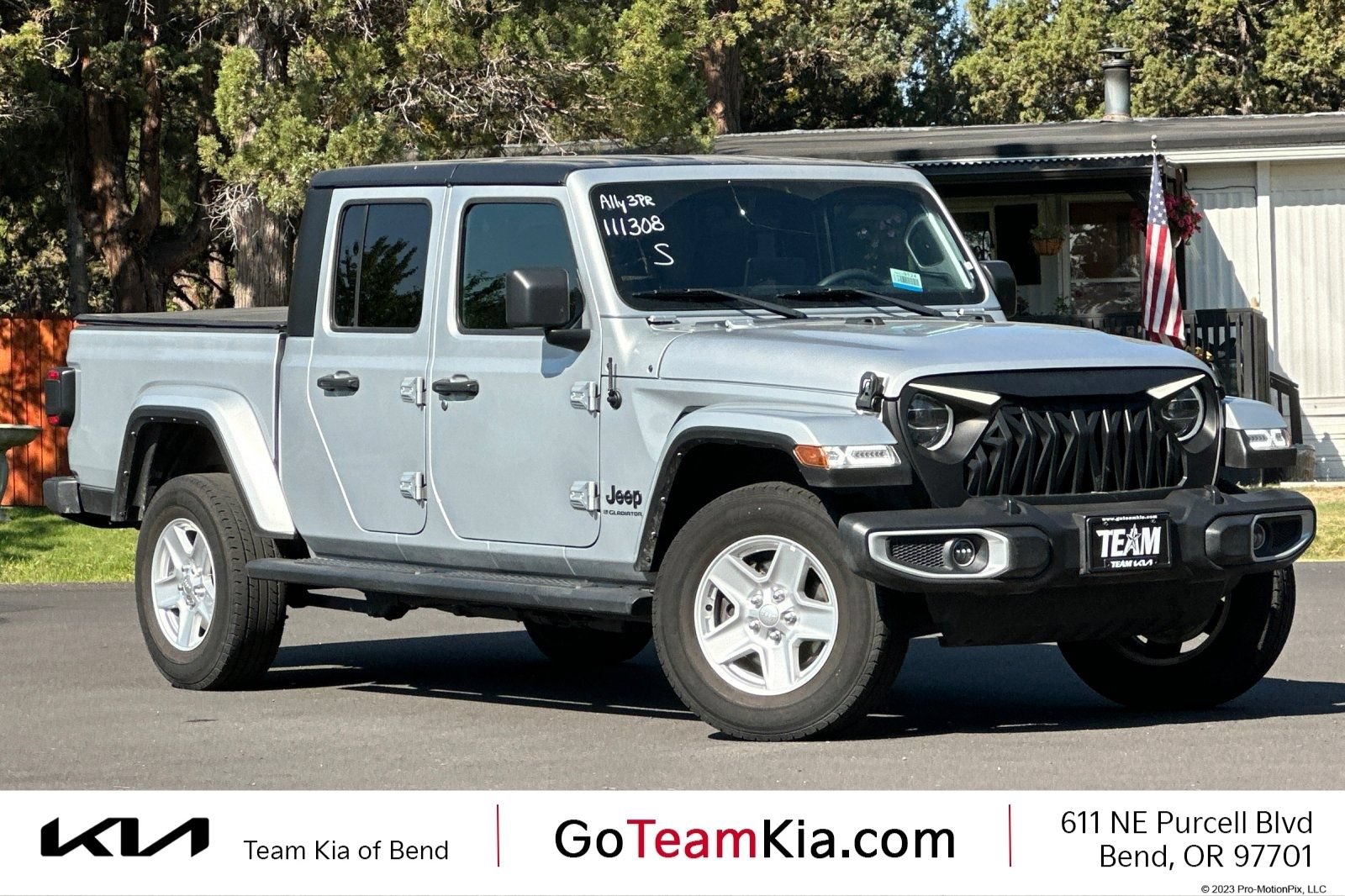 Used 2023 Jeep Gladiator Sport AWD/4WD image 1