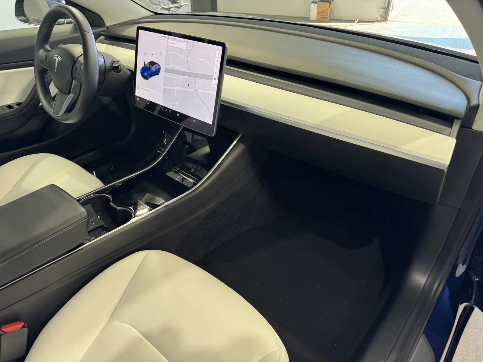 Used 2020 Tesla Model 3 Standard Range Plus image 5