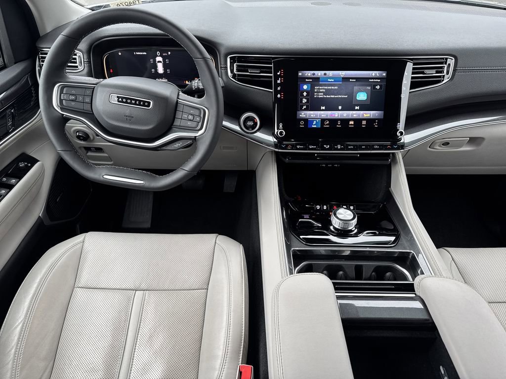 Used 2024 Jeep Wagoneer 4WD w/ Premium Group I image 10