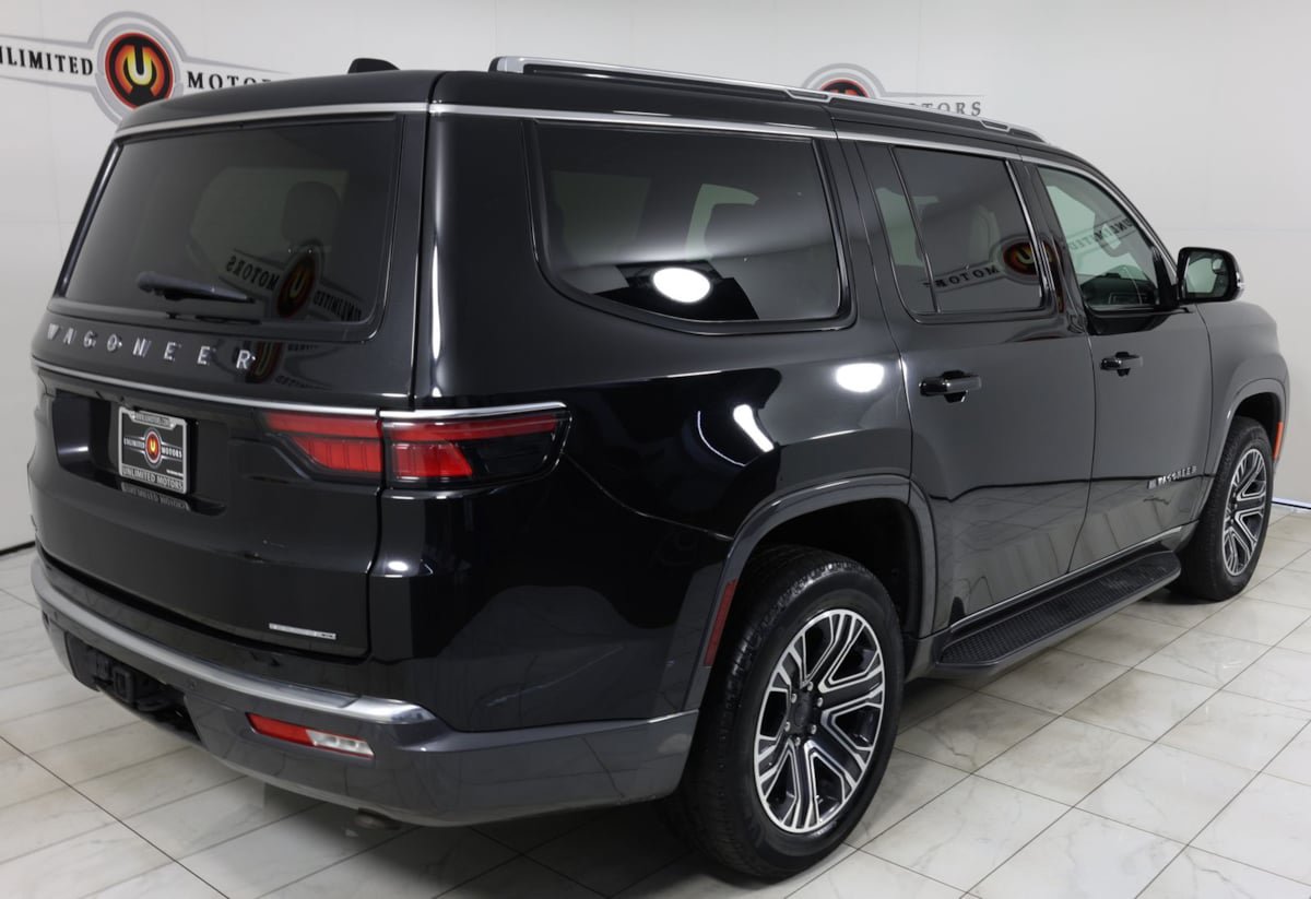 Used 2022 Jeep Wagoneer Series III AWD/4WD image 3