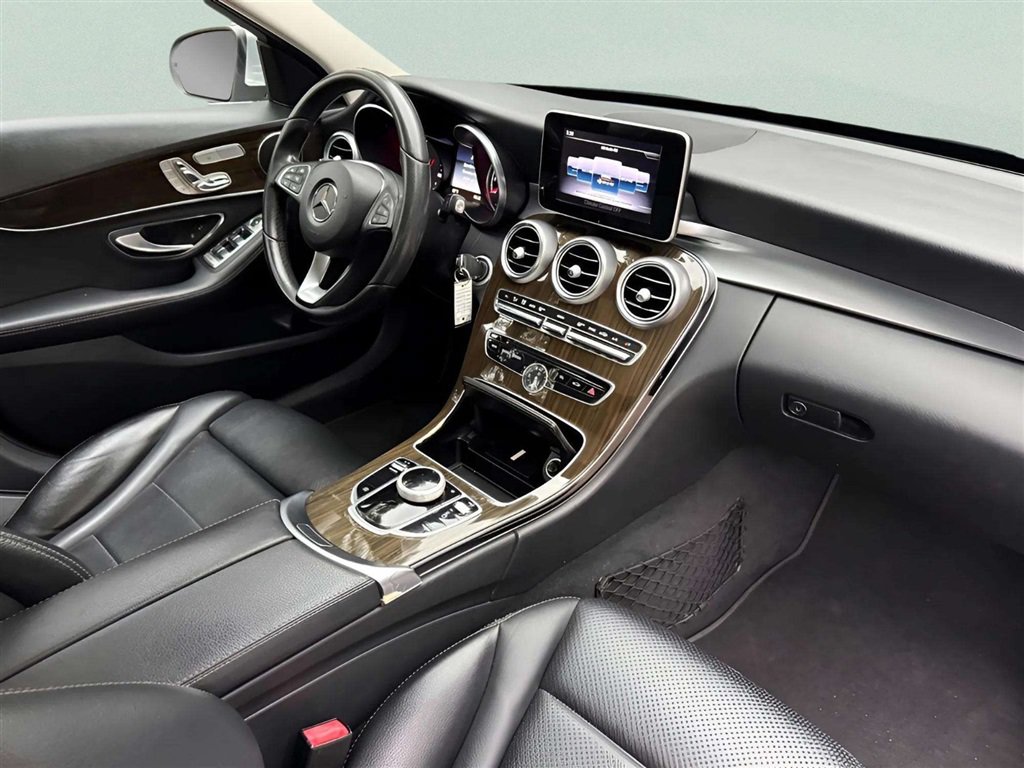 Used 2018 Mercedes-Benz C 300 4MATIC Sedan image 22
