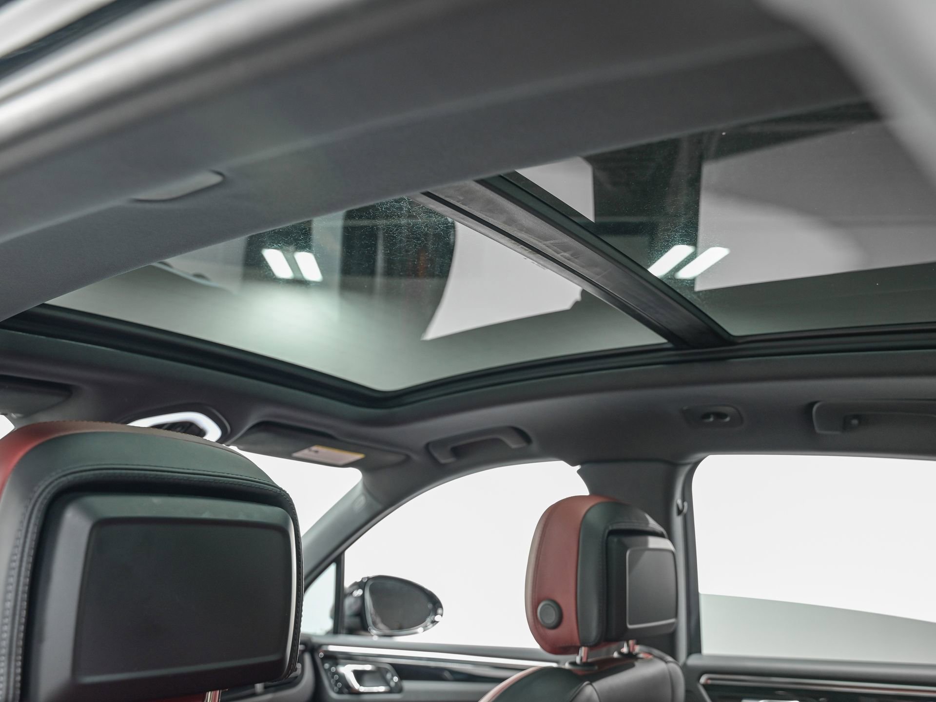 Used 2020 Porsche Macan S image 25