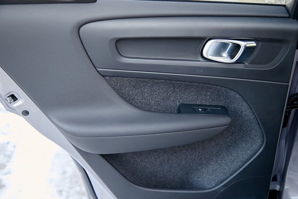 New 2026 Volvo XC40 B5 Ultra w/ Protection Package Premier image 19