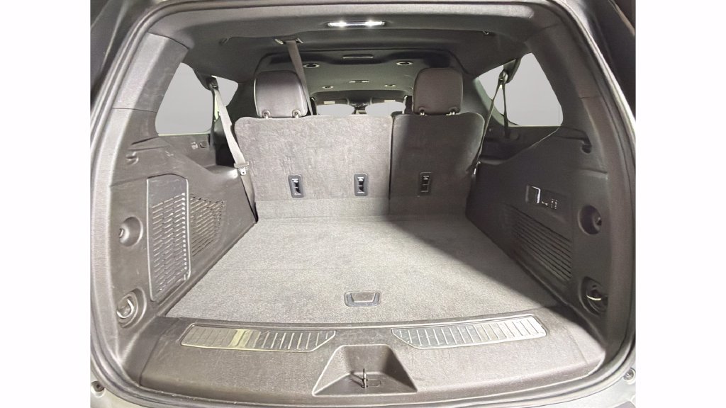 Certified 2025 Chevrolet Suburban Premier RWD image 39