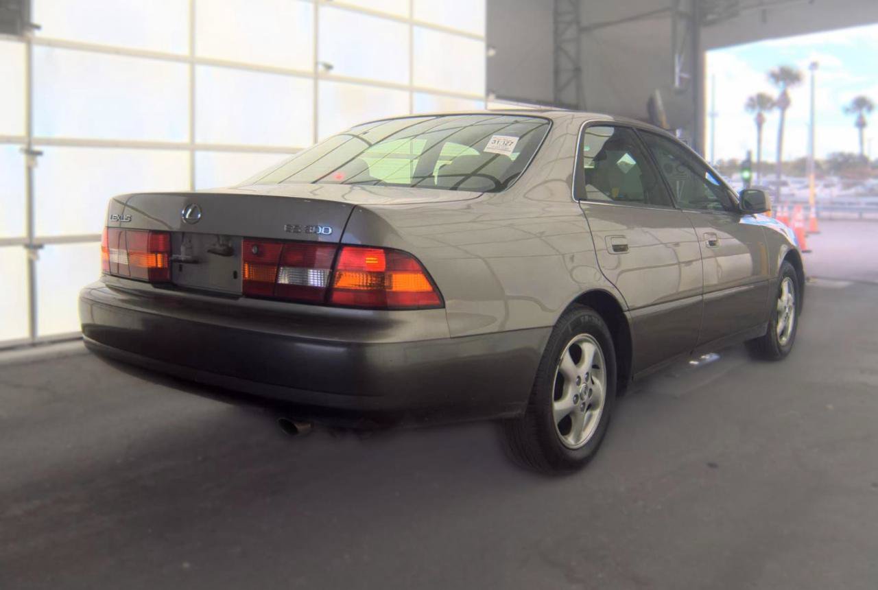 Used 1998 Lexus ES 330 FWD image 4