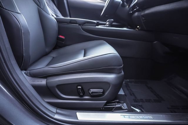 Certified 2025 Lexus UX 300h FWD w/ Accessory Package (Z2) image 23