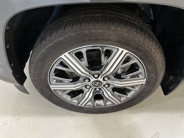 Used 2024 Toyota Sequoia Capstone AWD/4WD image 11