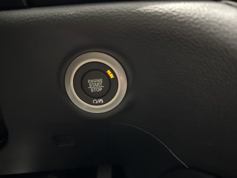 New 2026 Chrysler Pacifica Limited image 33