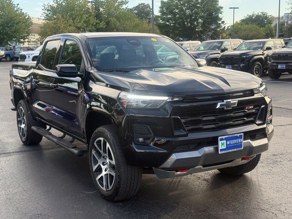 Used 2023 Chevrolet Colorado Z71 w/ Z71 Convenience Package 2 AWD/4WD image 11