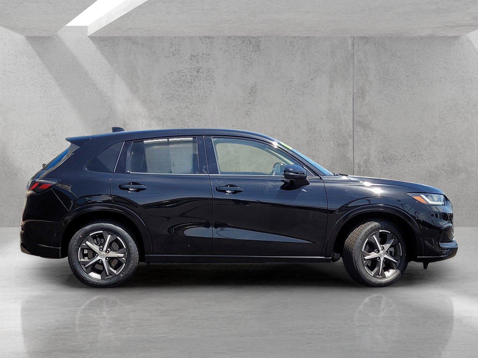 Used 2023 Honda HR-V EX-L image 4