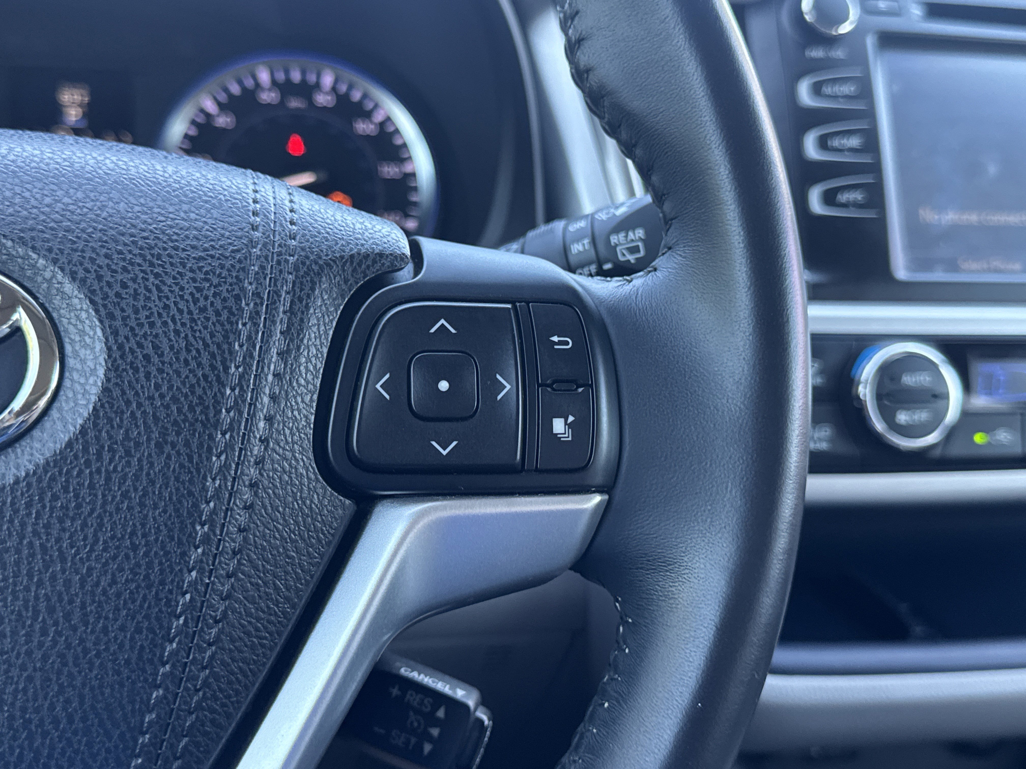 Used 2016 Toyota Highlander XLE FWD image 14