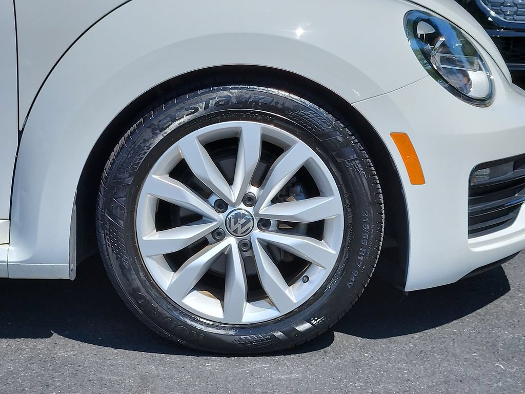 Used 2017 Volkswagen Beetle 1.8T Classic FWD image 14