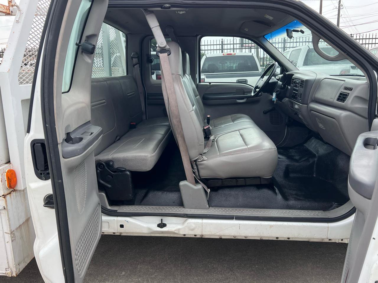 Used 2001 Ford F350 XL image 72