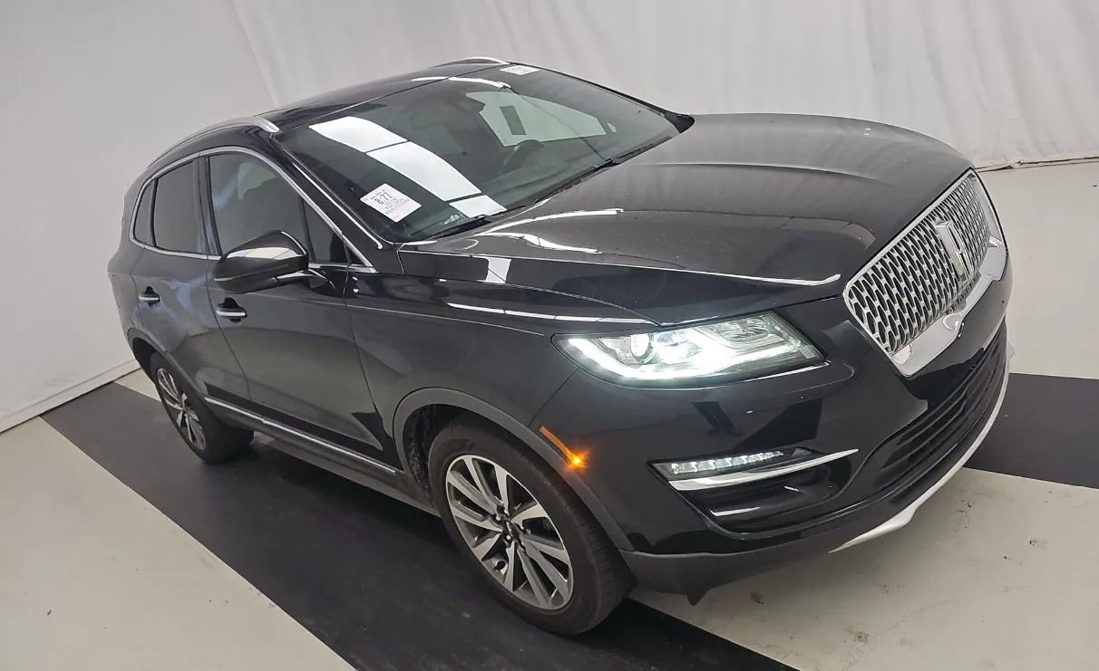Used 2019 Lincoln MKC Reserve w/ MKC Climate Package AWD/4WD image 2