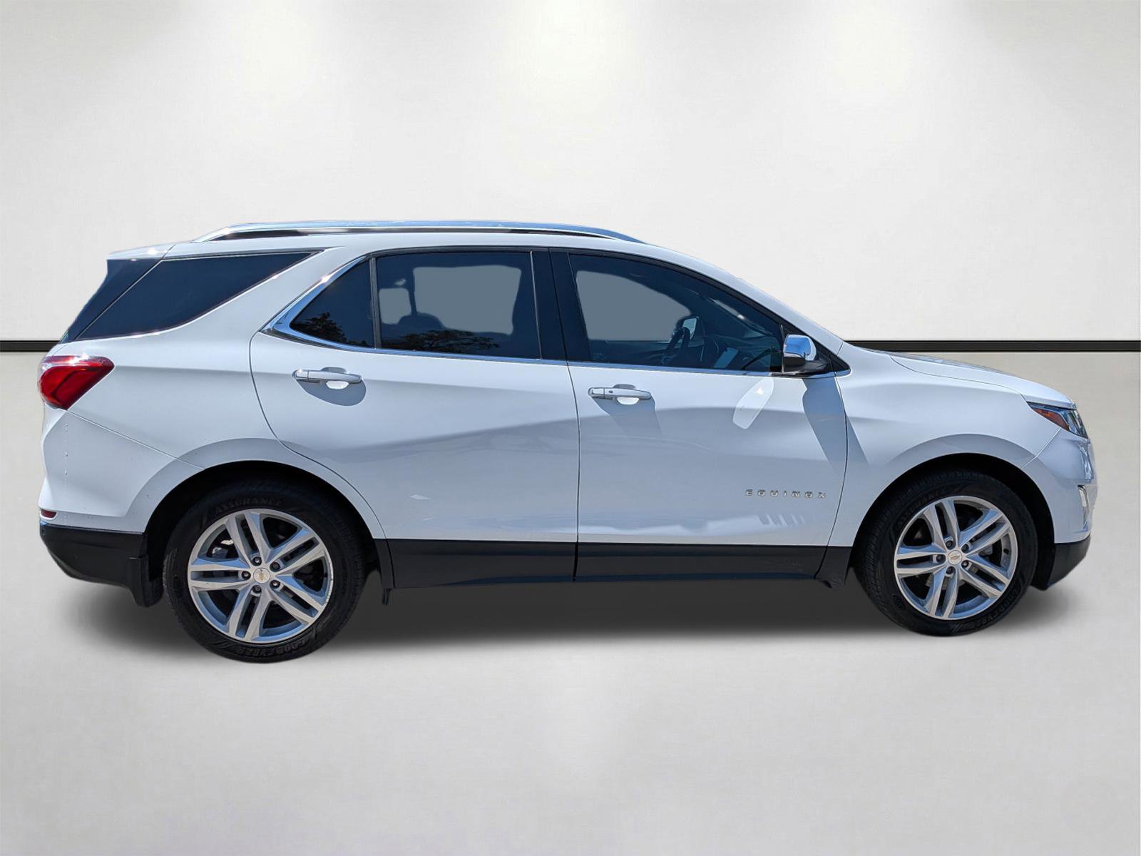 Used 2020 Chevrolet Equinox Premier image 3