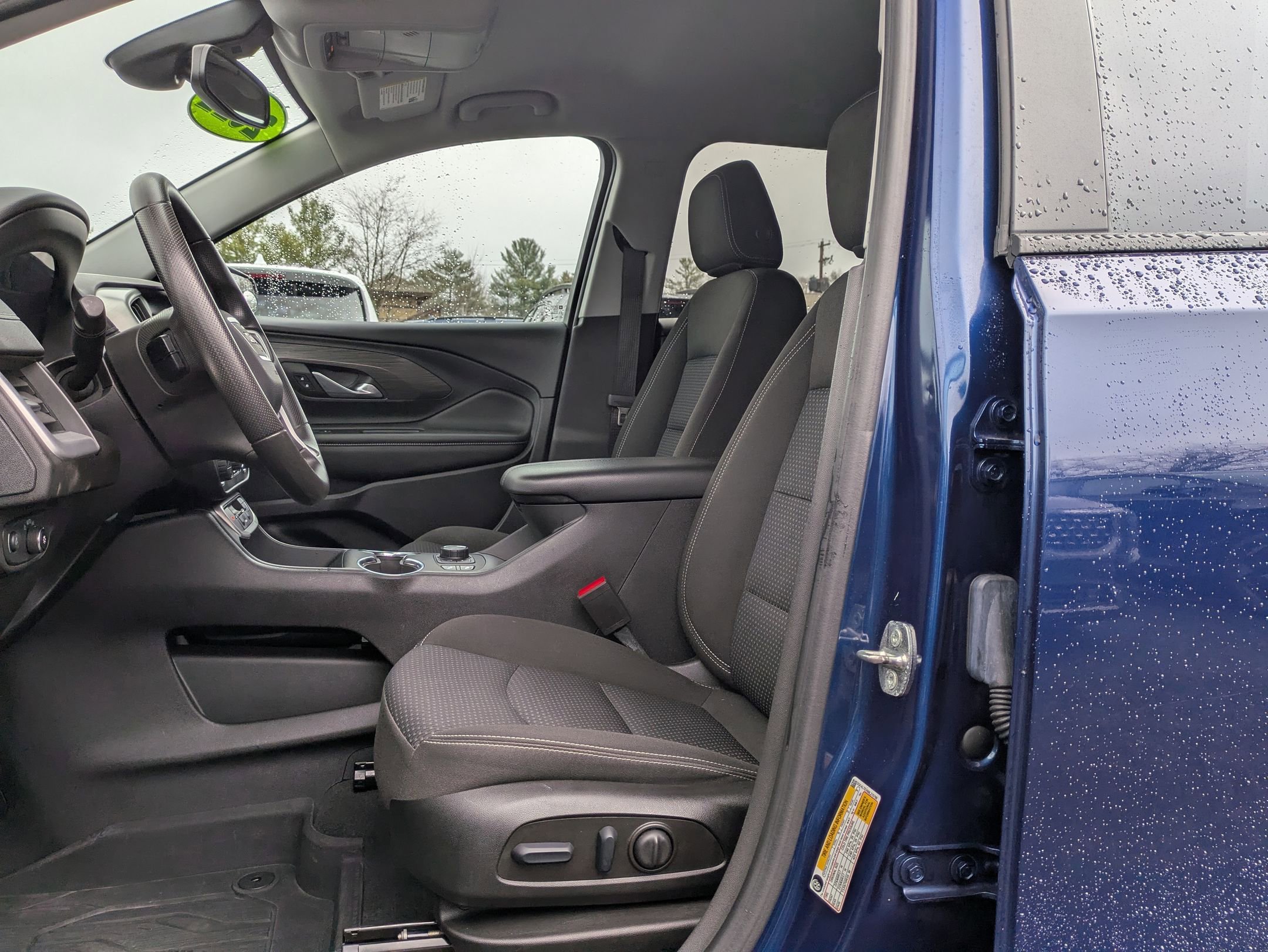 Used 2022 GMC Terrain SLE w/ Driver Convenience Package image 12