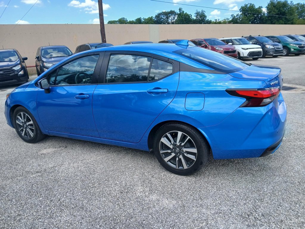 Used 2021 Nissan Versa SV FWD image 5