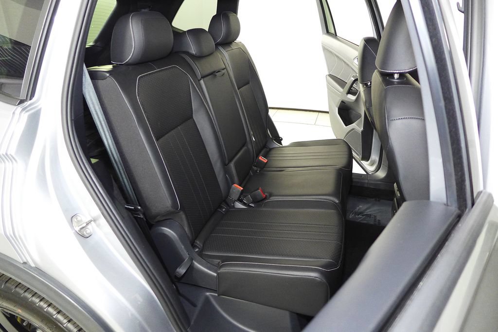 Certified 2023 Volkswagen Tiguan SE R-Line FWD image 20
