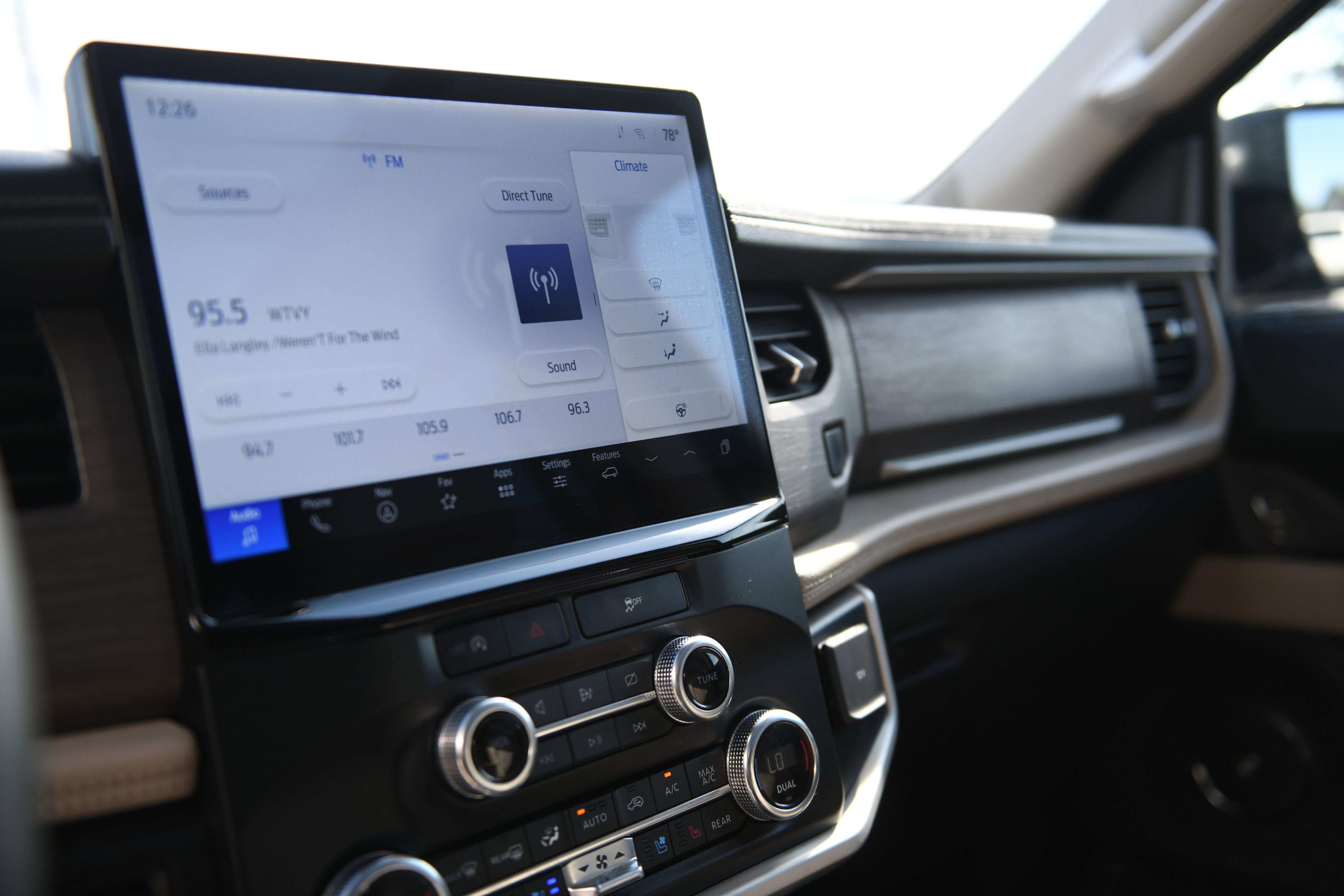 Used 2024 Ford Expedition Limited image 20