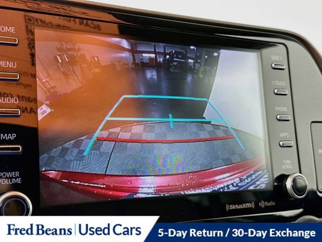 Used 2022 Toyota Highlander LE AWD/4WD image 18