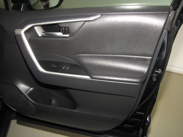 Used 2025 Toyota RAV4 XLE w/ Weather Package AWD/4WD image 21
