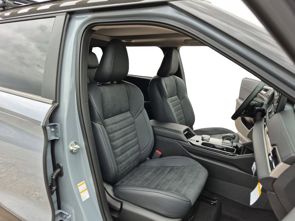 New 2026 Mitsubishi Outlander Trail Edition image 29