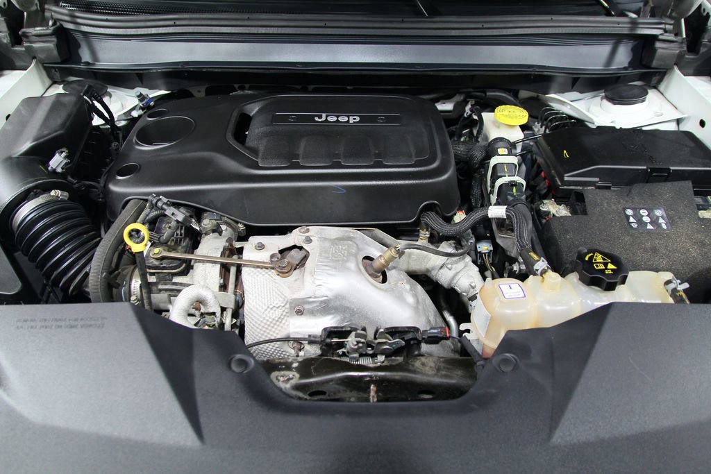 Used 2019 Jeep Cherokee Limited AWD/4WD image 30
