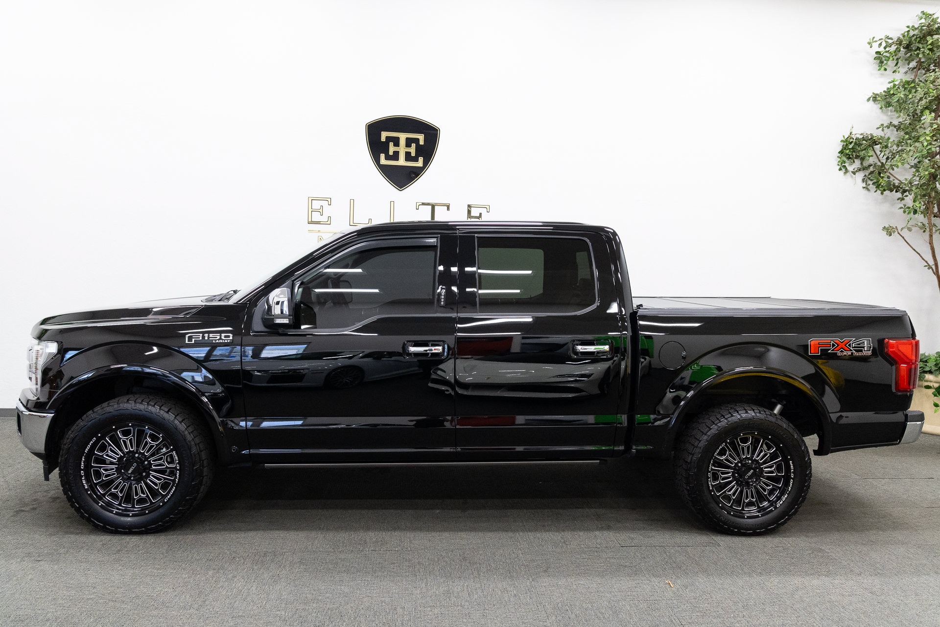 Used 2018 Ford F150 Lariat w/ Equipment Group 502A Luxury AWD/4WD image 2