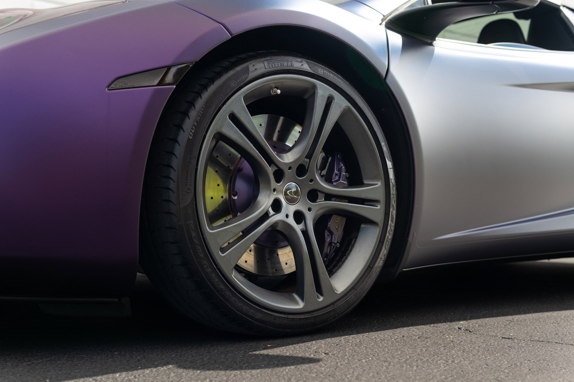 Used 2013 McLaren MP4-12C image 21