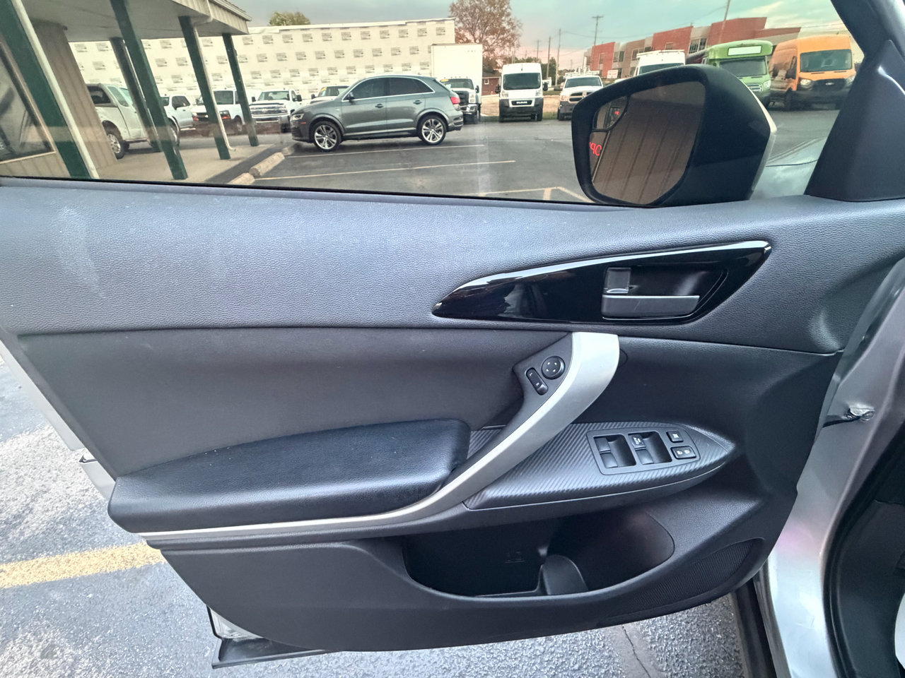 Used 2020 Mitsubishi Eclipse Cross ES image 18