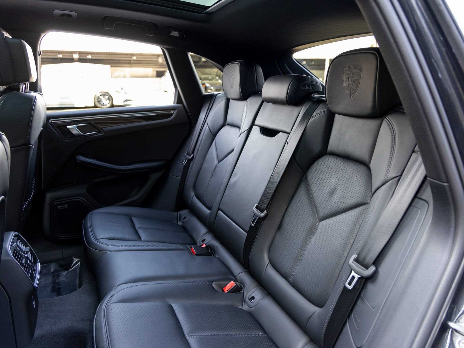 New 2026 Porsche Macan Turbo AWD/4WD image 45