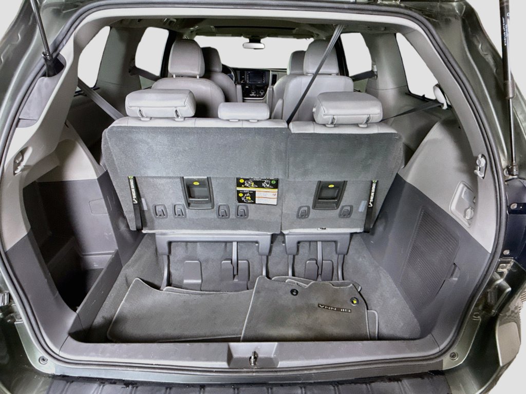 Certified 2020 Toyota Sienna XLE w/ XLE Navigation Package FWD image 31